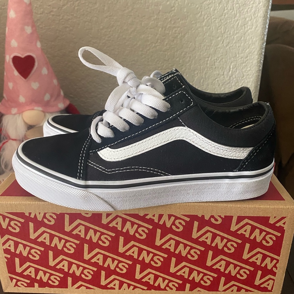 Kids Old Skool Vans size 4.0